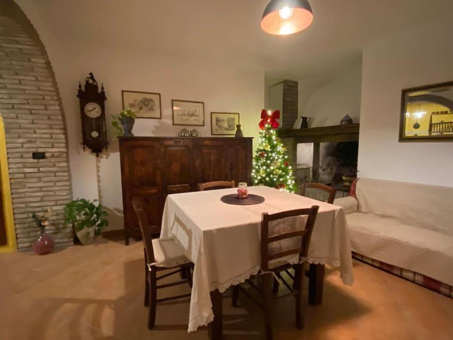 Casa Vacanze Fonte Del Menotre فولينيو المظهر الخارجي الصورة